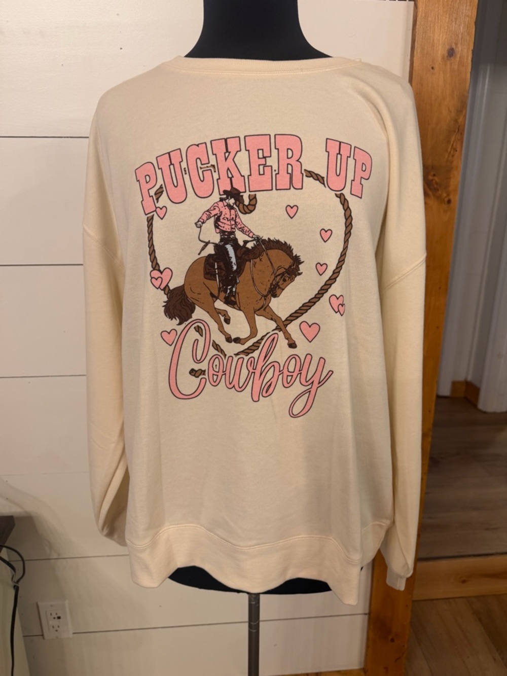 Francesca's Collections Cream Pullover Sweatshirt